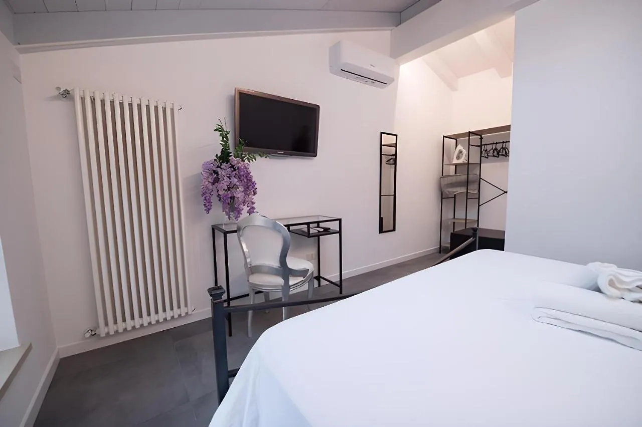 Glicine Apartment Costermano