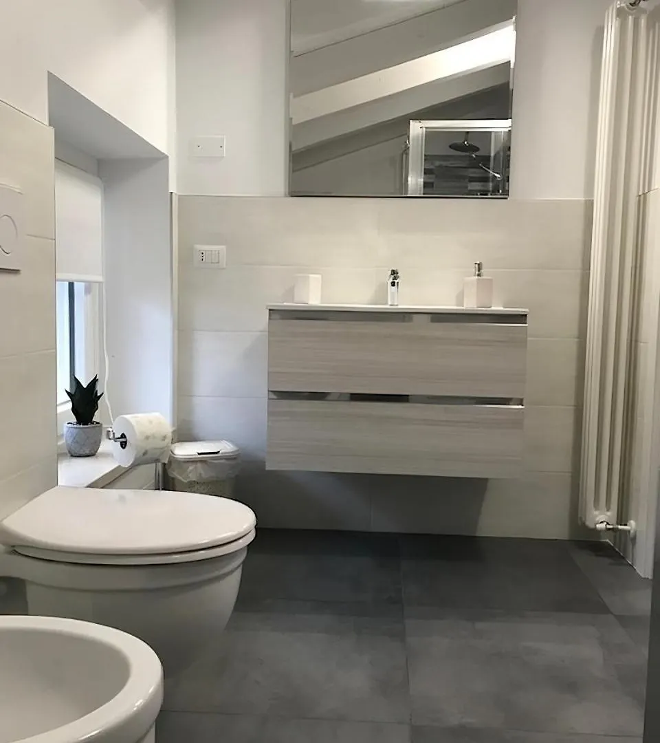Glicine Apartment Costermano 0*,